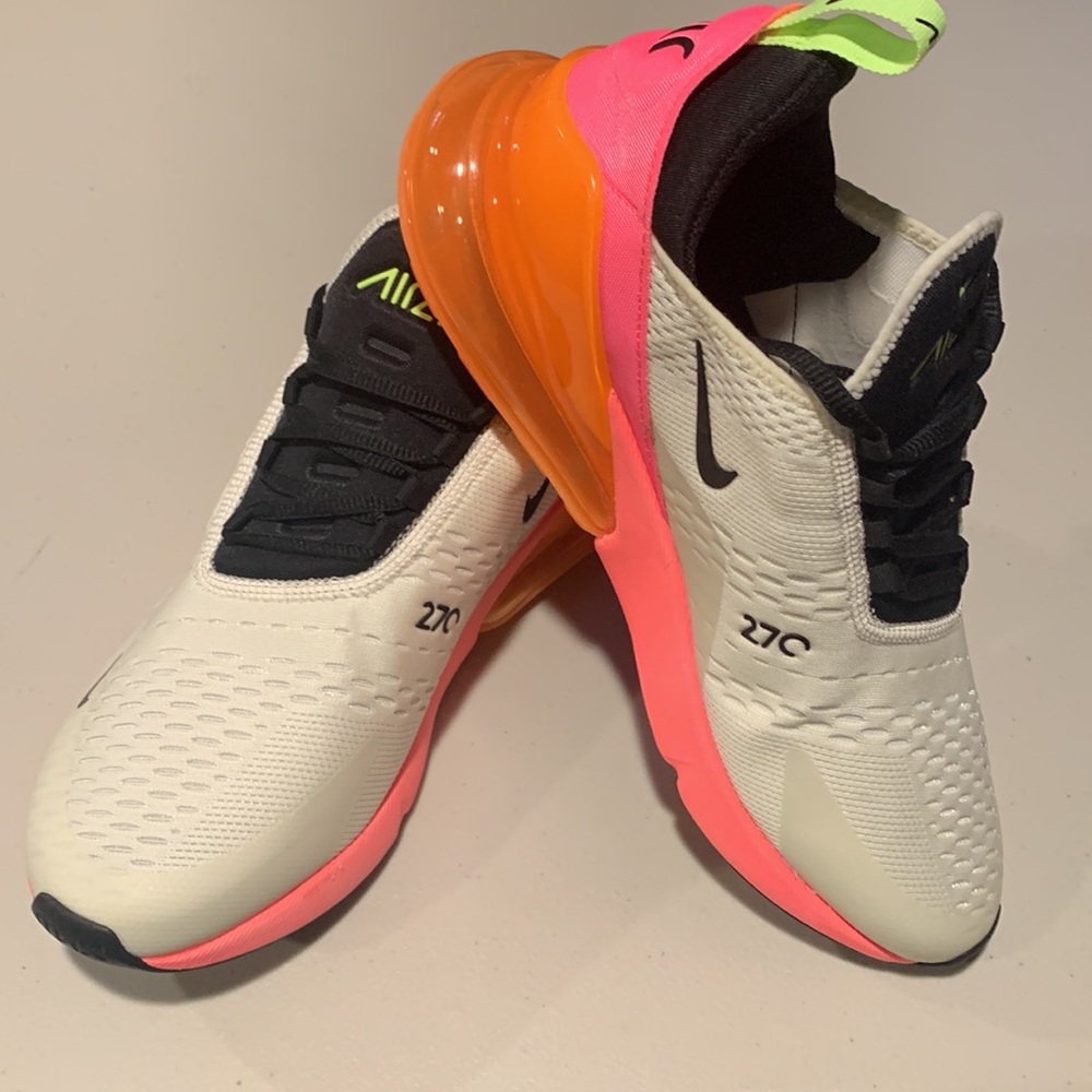 Nike Women's Air270 NWOT